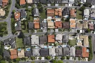 上海房貸增速連續(xù)六個(gè)月下降，5月開發(fā)貸持續(xù)回暖，房地產(chǎn)市場呈現(xiàn)結(jié)構(gòu)性分化